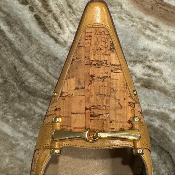 Stuart Weitzman NWOB Cork Pointed Toe Pumps - Gold Horsebit Detail - 10M - Picture 12 of 15